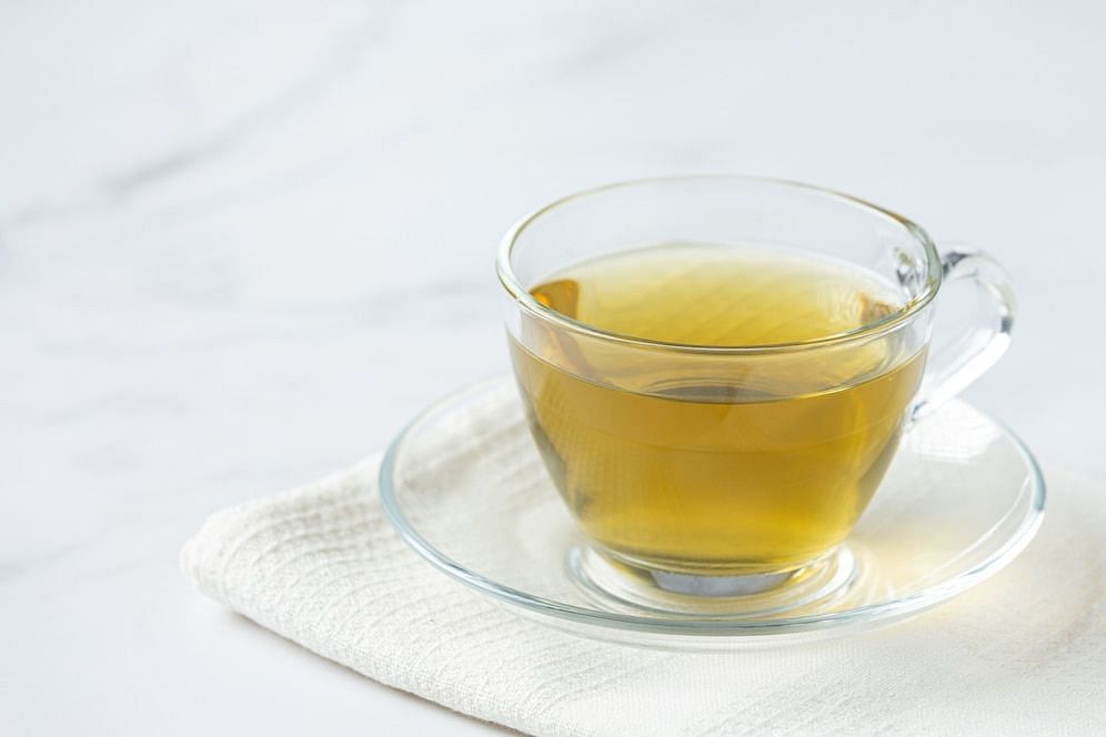 pH of tea (Image via Freepik/Jcomp)